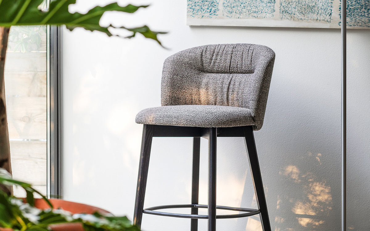 Calligaris Sweel CS2215 counter stool, room setting