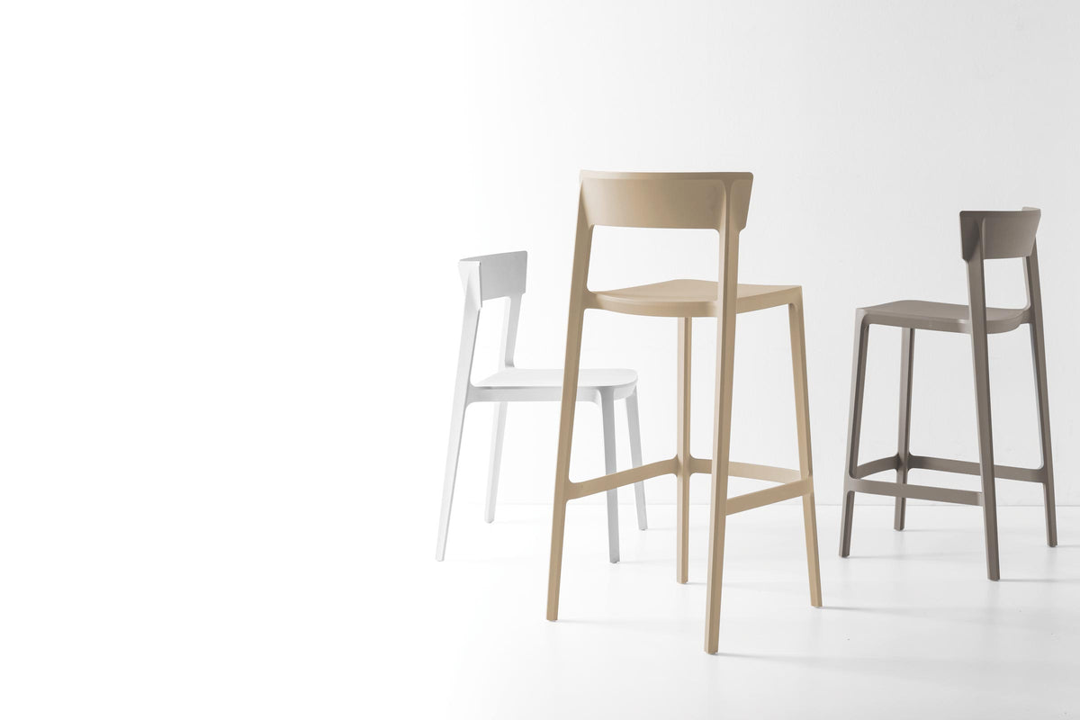 Calligaris Skin CS1843 counter stool, room setting