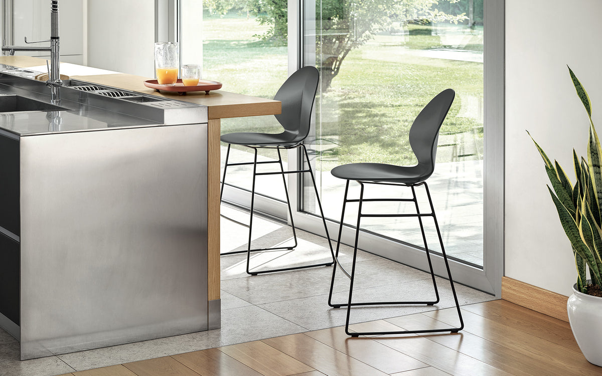 Calligaris Basil CS1354 counter stool, room setting