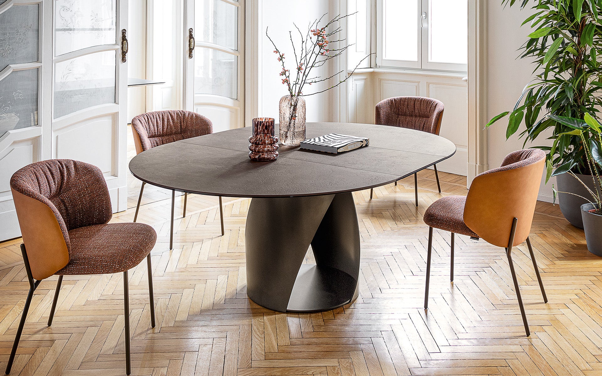 Calligaris Cyclone CS4155-D 140 extendable dining table, room setting