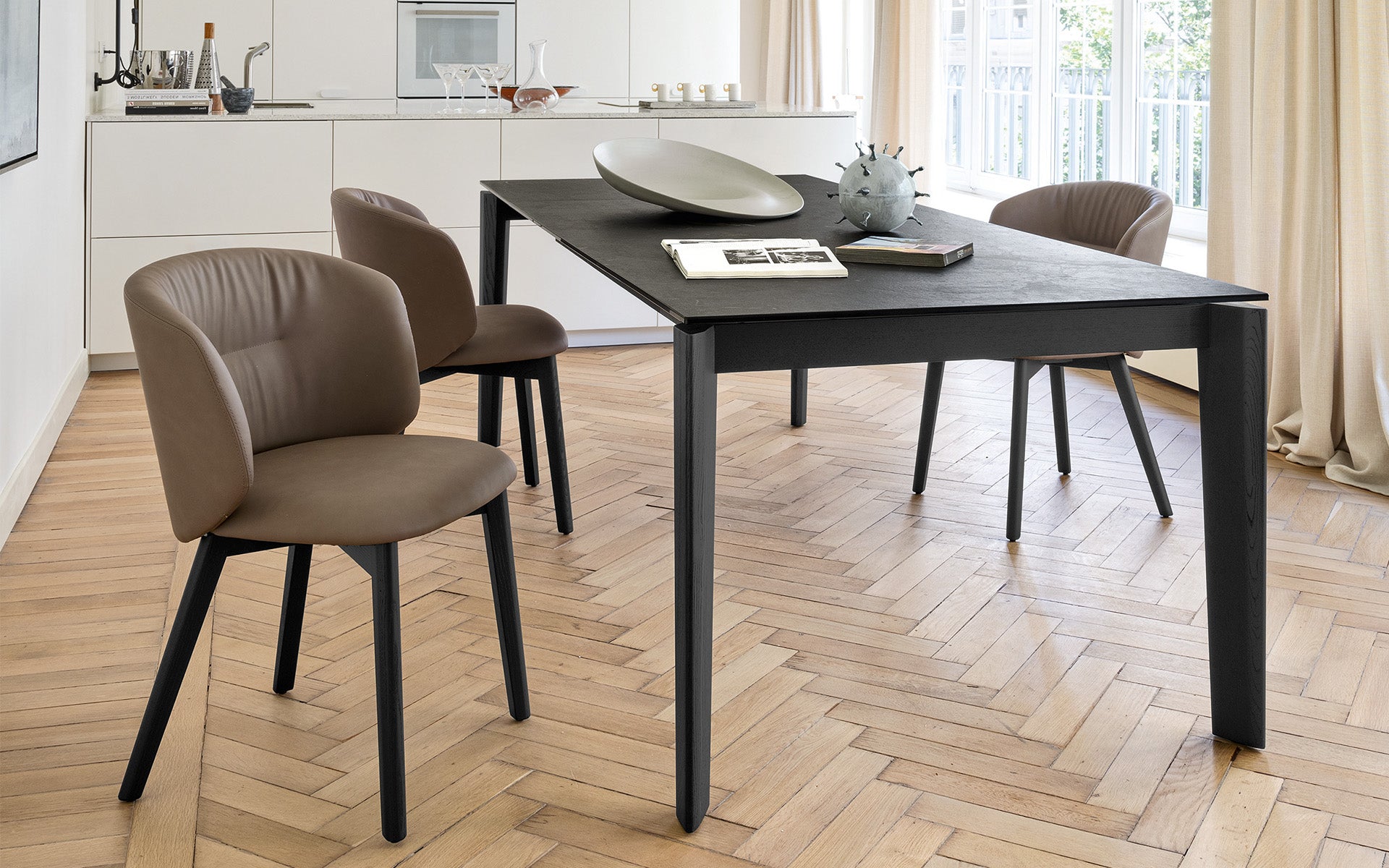 Calligaris Dogma CS4149-R 180 extendable dining table, room setting