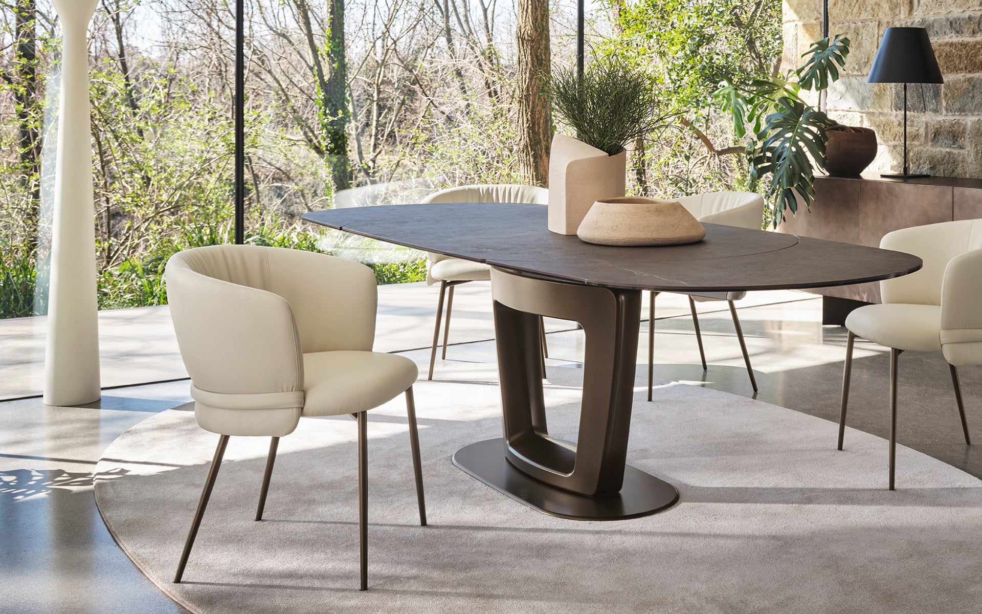 Calligaris Orbital CS4145-S 165 extendable dining table, room setting