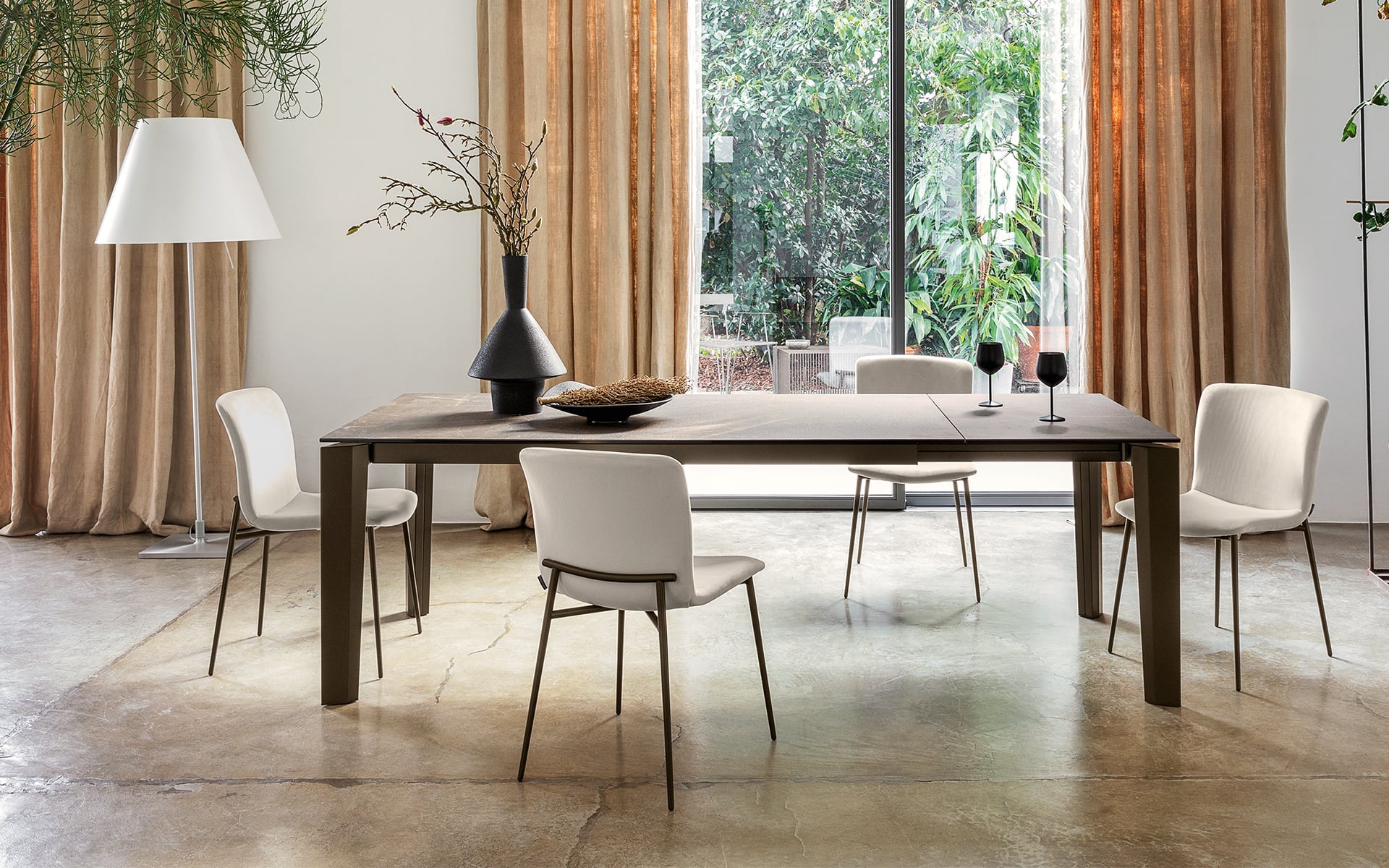 Calligaris Delta CS4097-R 180 extendable dining table, room setting