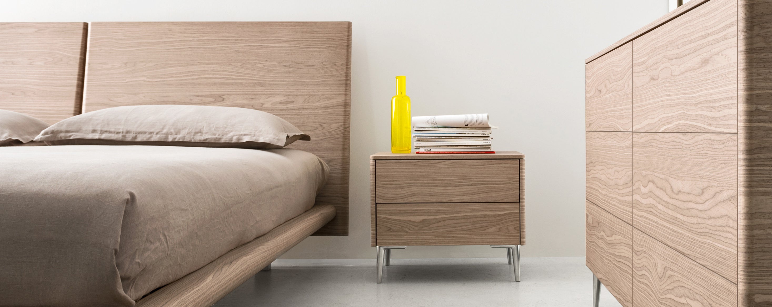 Calligaris Boston CS6046-F nightstand, room setting