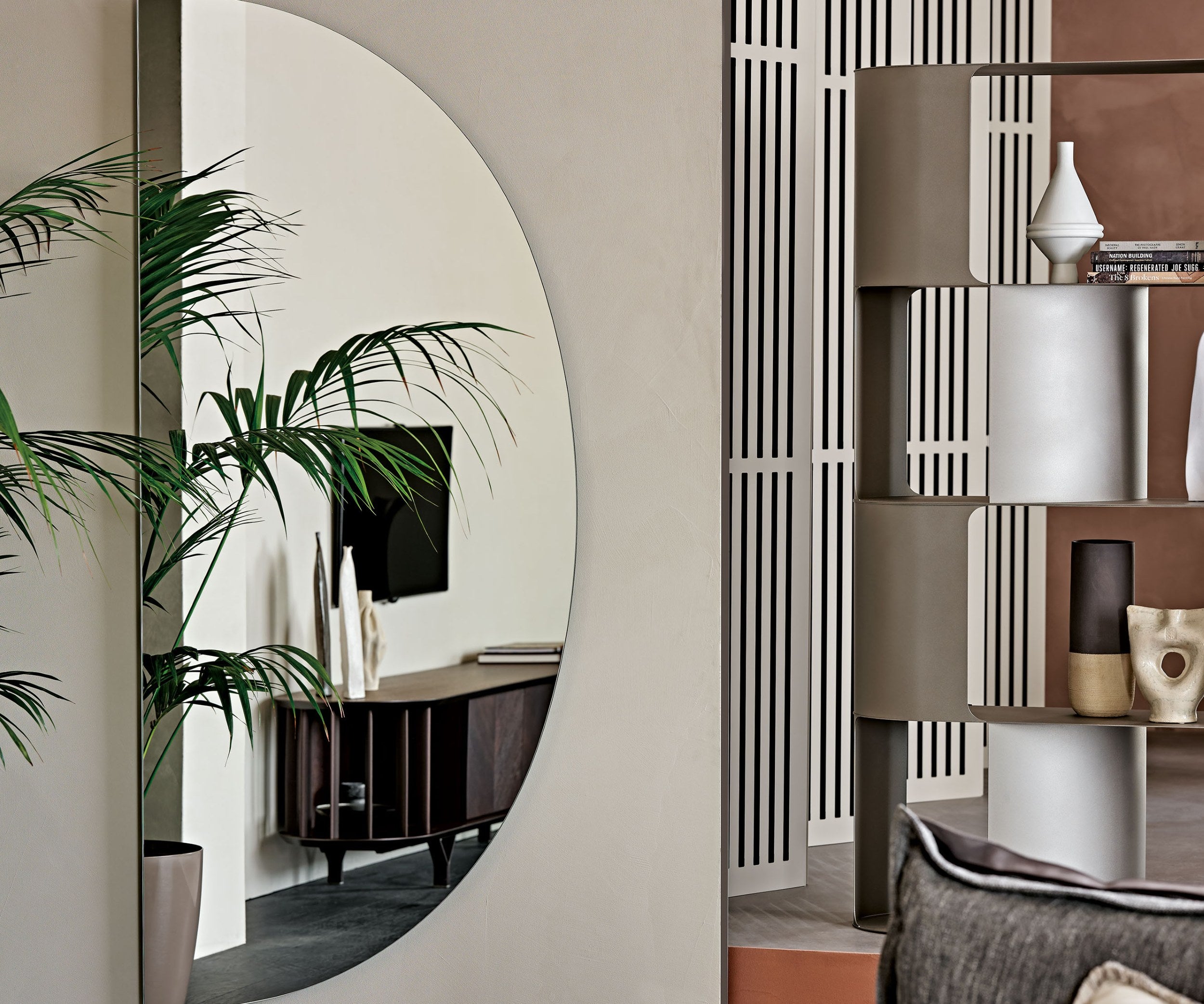 Cattelan Italia Day mirror in a room setting